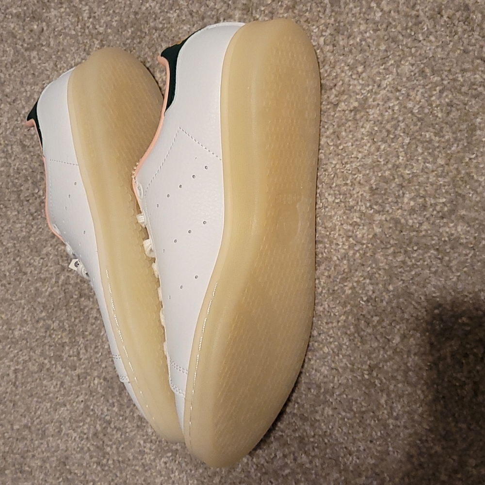 Stan Smith - Picture 4 of 5